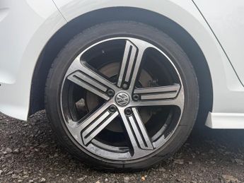 Volkswagen Golf 2.0 TSI BlueMotion Tech R Hatchback 5dr Petrol DSG 4Motion Euro 