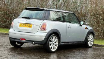 Mini Hatch 1.6 Cooper D Hatchback 3dr Diesel Manual Euro 4 (110 ps)