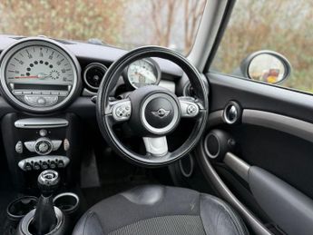 Mini Hatch 1.6 Cooper D Hatchback 3dr Diesel Manual Euro 4 (110 ps)