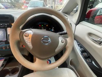 Nissan LEAF 24kWh Hatchback 5dr Electric Auto (107 bhp)