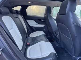 Jaguar F-Pace 2.0 D180 R-Sport SUV 5dr Diesel Auto AWD Euro 6 (s/s) (180 ps)