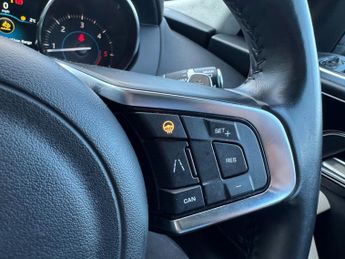 Jaguar F-Pace 2.0 D180 R-Sport SUV 5dr Diesel Auto AWD Euro 6 (s/s) (180 ps)