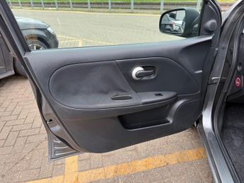 Nissan Note 1.6 16V Tekna Hatchback 5dr Petrol Auto Euro 5 (110 ps)