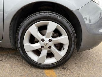 Nissan Note 1.6 16V Tekna Hatchback 5dr Petrol Auto Euro 5 (110 ps)