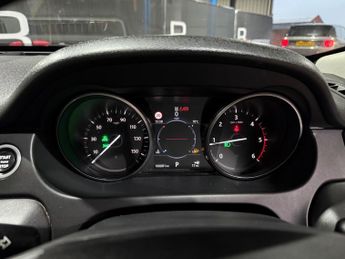 Land Rover Discovery Sport 2.0 TD4 HSE Luxury SUV 5dr Diesel Auto 4WD Euro 6 (s/s) (180 ps)