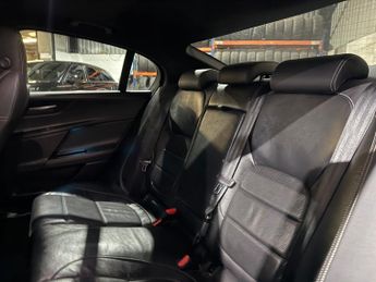 Jaguar XE 2.0d R-Sport Saloon 4dr Diesel Auto Euro 6 (s/s) (180 ps)