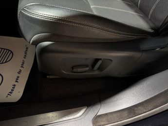 Land Rover Range Rover Velar 2.0 D180 R-Dynamic SE SUV 5dr Diesel Auto 4WD Euro 6 (s/s) (180 