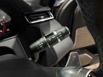 Land Rover Range Rover Velar 2.0 D180 R-Dynamic SE SUV 5dr Diesel Auto 4WD Euro 6 (s/s) (180 