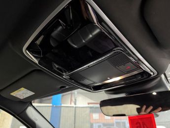 Land Rover Range Rover Velar 2.0 D180 R-Dynamic SE SUV 5dr Diesel Auto 4WD Euro 6 (s/s) (180 