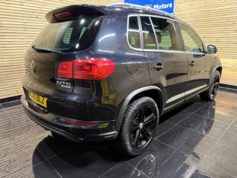 Volkswagen Tiguan 2.0 TDI BlueMotion Tech R-Line SUV 5dr Diesel DSG 4WD Euro 5 (s/