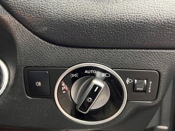 Mercedes-Benz GLA 2.1 GLA200d Sport 7G-DCT 4MATIC Euro 6 (s/s) 5dr