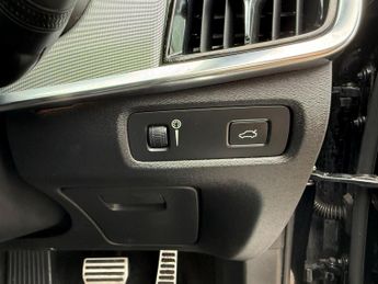 Volvo S90 2.0 D4 R-Design Saloon 4dr Diesel Auto Euro 6 (s/s) (190 ps)