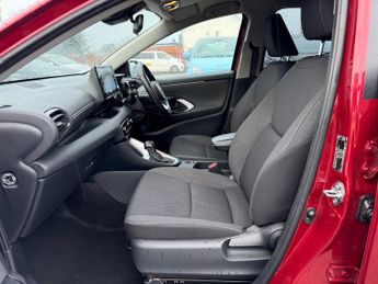 Toyota Yaris 1.5 VVT-h Design Hatchback 5dr Petrol Hybrid E-CVT Euro 6 (s/s) 