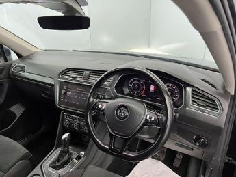 Volkswagen Tiguan 2.0 TDI SEL DSG 4Motion Euro 6 (s/s) 5dr