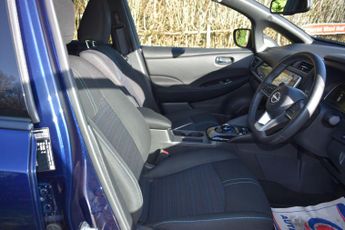Nissan LEAF 39kWh N-Connecta Auto 5dr