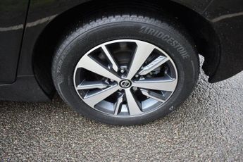 Nissan LEAF 40kWh Acenta Auto 5dr
