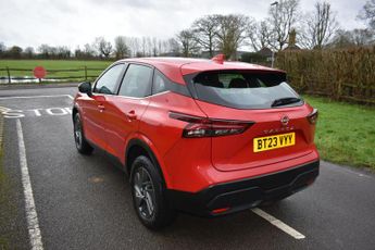 Nissan Qashqai 1.3 DIG-T MHEV Acenta Premium XTRON Euro 6 (s/s) 5dr