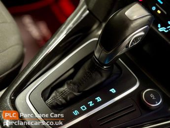 Ford Focus 1.6 Titanium Hatchback 5dr Petrol AUTOMATIC - ONLY 36000 MILES -