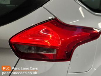 Ford Focus 1.6 Titanium Hatchback 5dr Petrol AUTOMATIC - ONLY 36000 MILES -