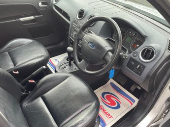 Ford Fusion 1.6 Zetec Climate Hatchback 5dr Petrol Automatic (181 g/km, 99 b