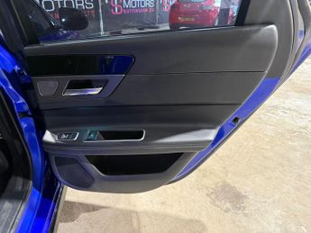 Jaguar XF 3.0d V6 S Saloon 4dr Diesel Auto Euro 6 (s/s) (300 ps)