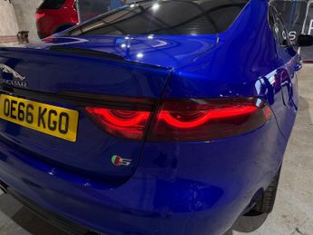 Jaguar XF 3.0d V6 S Saloon 4dr Diesel Auto Euro 6 (s/s) (300 ps)