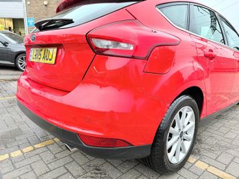 Ford Focus 2.0 TDCi Titanium Hatchback 5dr Diesel Manual Euro 6 (s/s) (150 