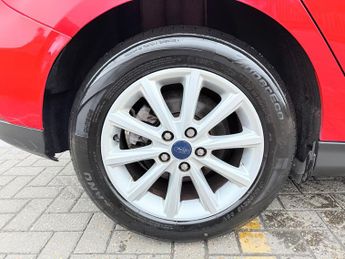 Ford Focus 2.0 TDCi Titanium Hatchback 5dr Diesel Manual Euro 6 (s/s) (150 