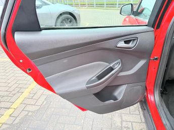 Ford Focus 2.0 TDCi Titanium Hatchback 5dr Diesel Manual Euro 6 (s/s) (150 