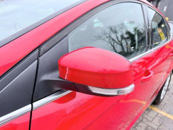 Ford Focus 2.0 TDCi Titanium Hatchback 5dr Diesel Manual Euro 6 (s/s) (150 