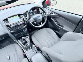 Ford Focus 2.0 TDCi Titanium Hatchback 5dr Diesel Manual Euro 6 (s/s) (150 