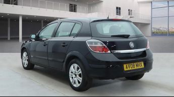 Vauxhall Astra 1.8i 16v Design Hatchback 5dr Petrol Automatic (187 g/km, 138 bh