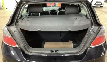 Vauxhall Astra 1.8i 16v Design Hatchback 5dr Petrol Automatic (187 g/km, 138 bh