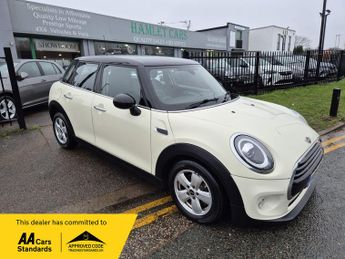 MINI Hatch 1.5 Cooper Classic Hatchback 5dr Petrol Steptronic Euro 6 (s/s) 