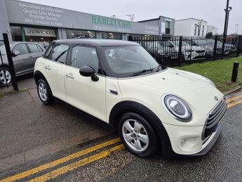 Mini Hatch 1.5 Cooper Classic Hatchback 5dr Petrol Steptronic Euro 6 (s/s) 