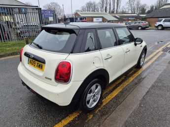 Mini Hatch 1.5 Cooper Classic Hatchback 5dr Petrol Steptronic Euro 6 (s/s) 