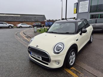 Mini Hatch 1.5 Cooper Classic Hatchback 5dr Petrol Steptronic Euro 6 (s/s) 