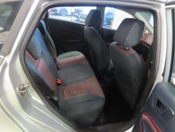 Ford Fiesta 1.4 Zetec Hatchback 5dr Petrol Automatic (154 g/km, 94 bhp)