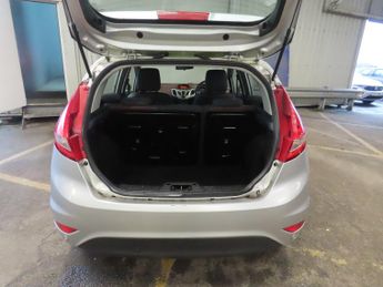 Ford Fiesta 1.4 Zetec Hatchback 5dr Petrol Automatic (154 g/km, 94 bhp)