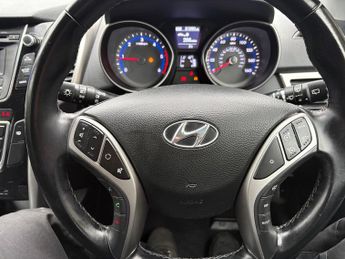 Hyundai i30 1.6 CRDi Blue Drive Active Hatchback 5dr Diesel Manual Euro 5 (s