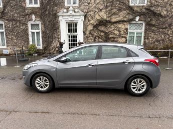 Hyundai i30 1.6 CRDi Blue Drive Active Hatchback 5dr Diesel Manual Euro 5 (s