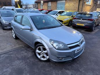 Vauxhall Astra 1.8i 16v SRi Hatchback 5dr Petrol Manual (175 g/km, 138 bhp)