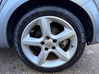 Vauxhall Astra 1.8i 16v SRi Hatchback 5dr Petrol Manual (175 g/km, 138 bhp)