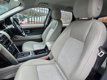 Land Rover Discovery Sport 2.0 TD4 SE Tech SUV 5dr Diesel Auto 4WD Euro 6 (s/s) (180 ps)