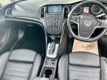 Vauxhall Cascada 2.0 CDTi Elite Convertible 2dr Diesel Auto Euro 5 (165 ps)