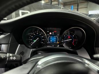 Jaguar XF 2.0d R-Sport Saloon 4dr Diesel Auto Euro 6 (s/s) (180 ps)