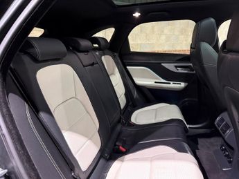 Jaguar F-Pace 2.0 D180 R-Sport SUV 5dr Diesel Auto AWD Euro 6 (s/s) (180 ps)
