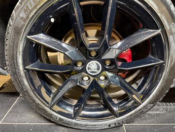 Skoda Octavia 2.0 TFSI vRS Hatchback 5dr Petrol DSG Euro 6 (s/s) (SNav) (220 p