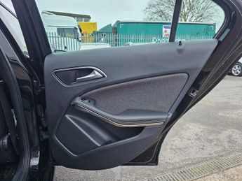 Mercedes-Benz A Class 1.6 A180 SE Hatchback 5dr Petrol 7G-DCT Euro 6 (s/s) (122 ps)