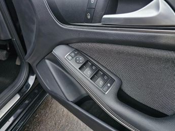 Mercedes-Benz A Class 1.6 A180 SE Hatchback 5dr Petrol 7G-DCT Euro 6 (s/s) (122 ps)